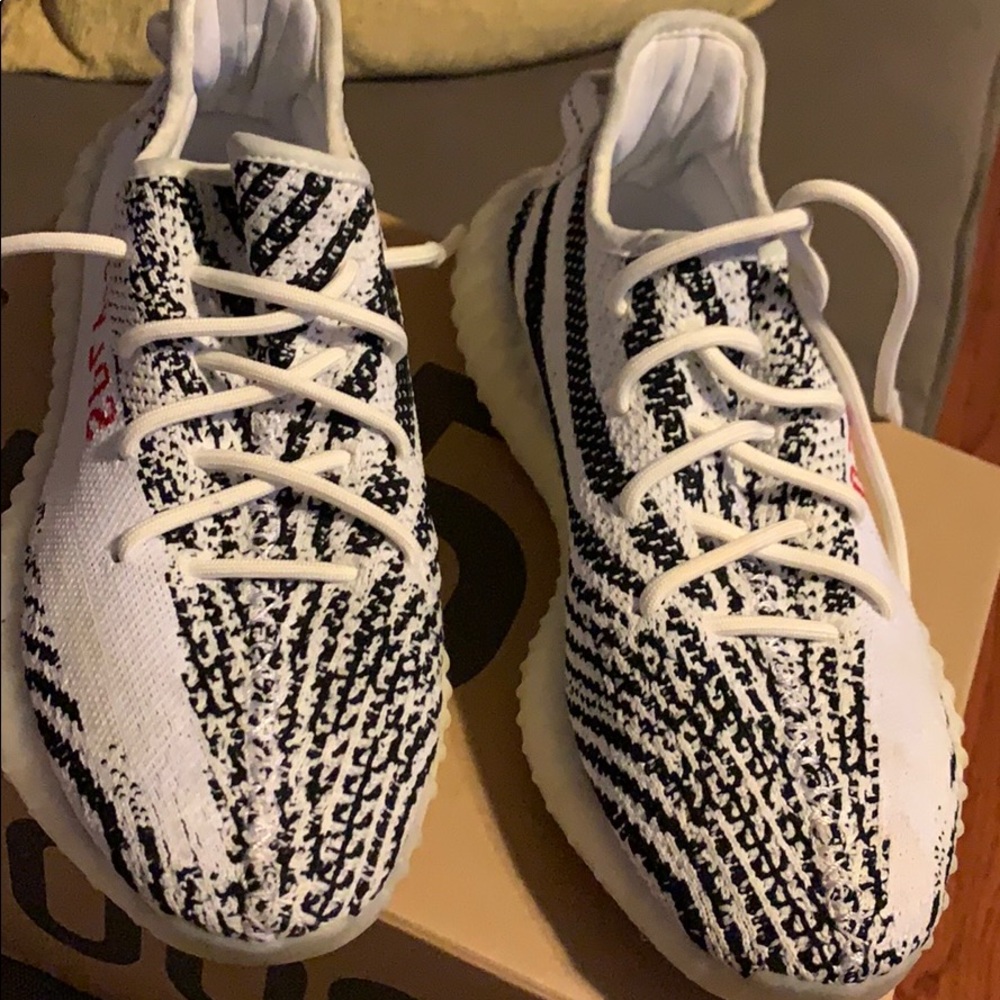 Yeezy Boost 350 V2 "zebra" authentic worn